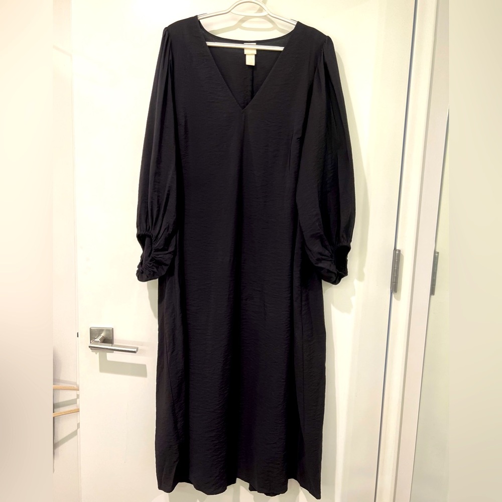 H&M Black V-Neck Long Sleeve Midi Dress